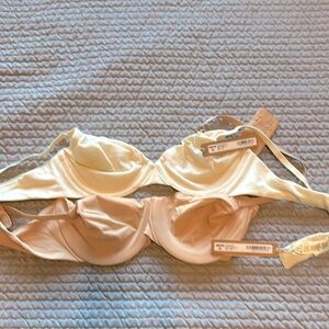 Lot of two skims bras size 36A